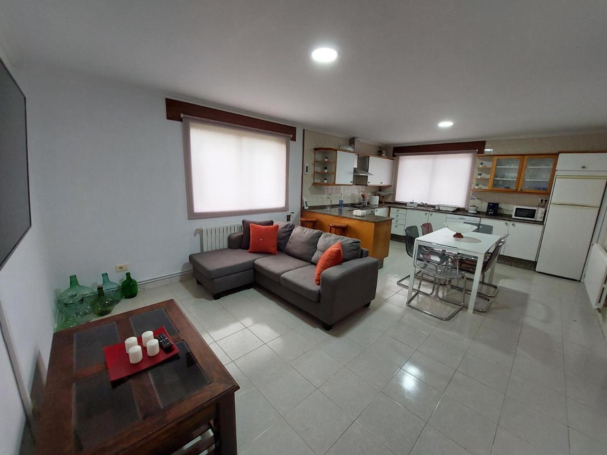 Acogedora Casa De Campo Neda Bagian luar foto